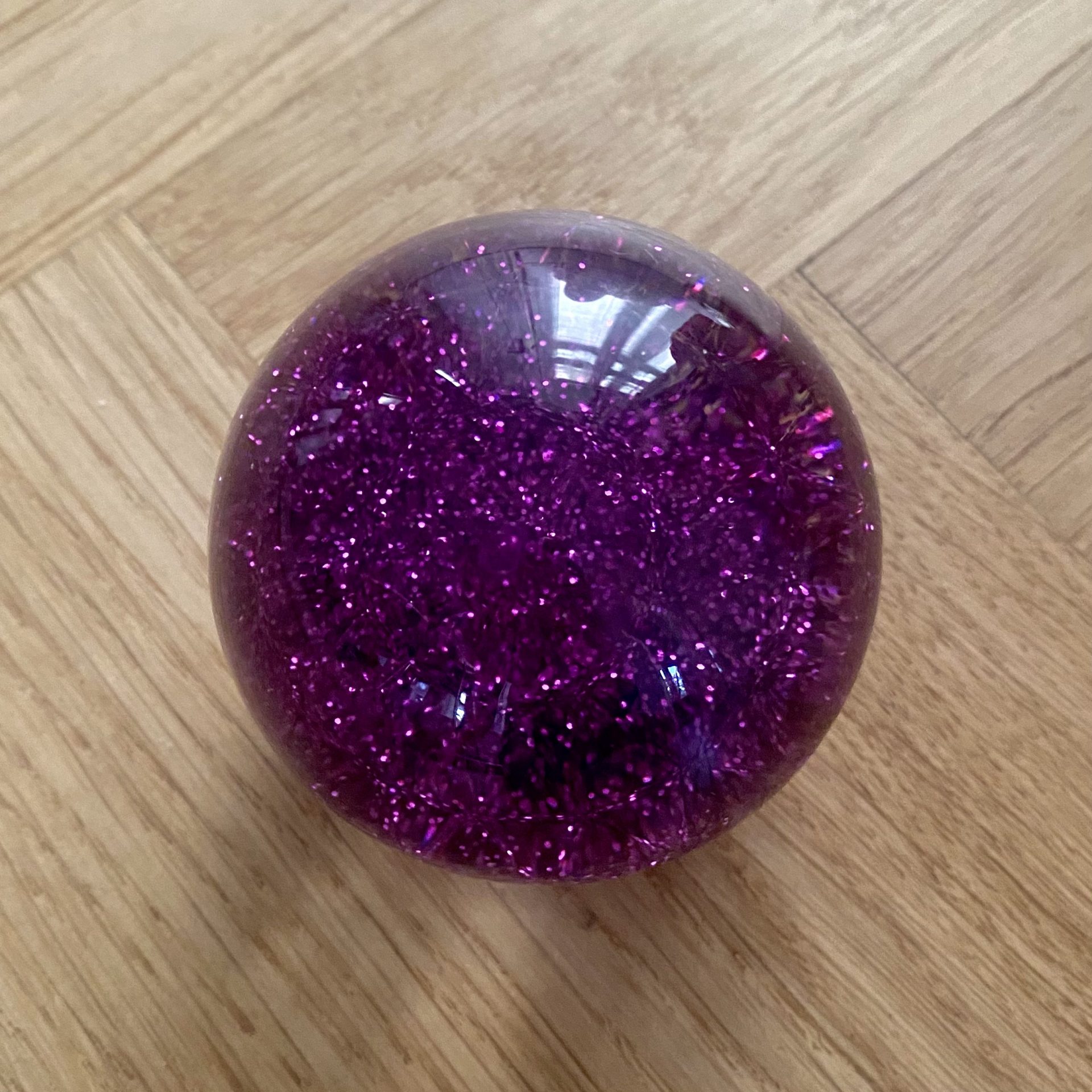 Sensorisk Glitterbold   Stk  Lilla