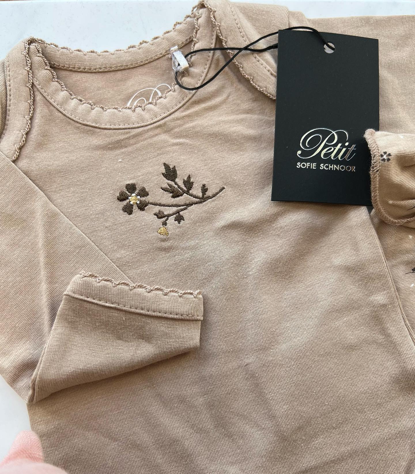 Petit By Sofie Schnoor Body Beige Med Blomster 56 Cm